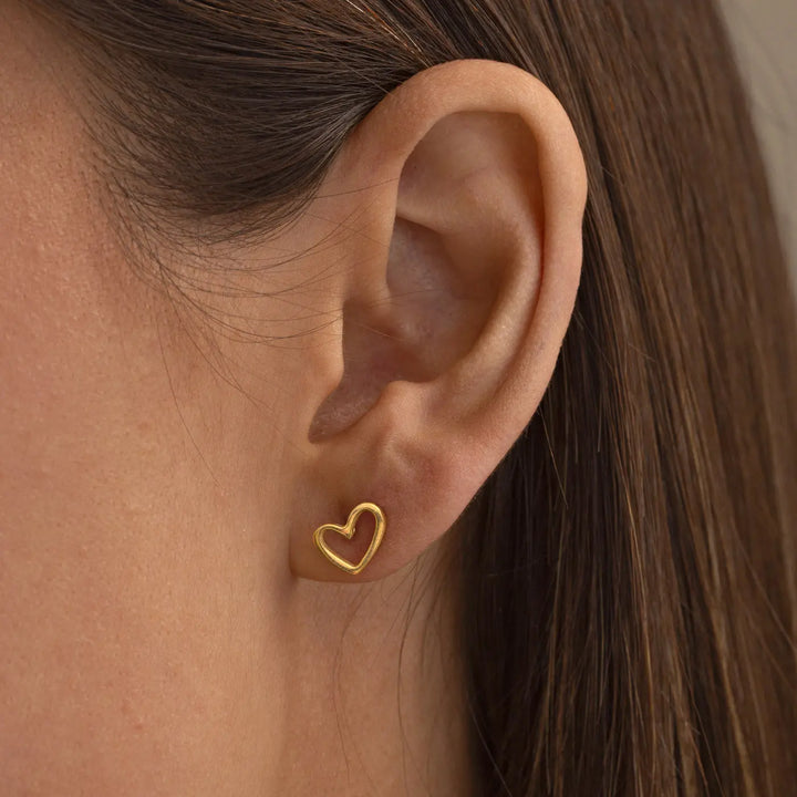 Sarah - Heart Outline Stud Earring Stainless Steel Timi of Sweden