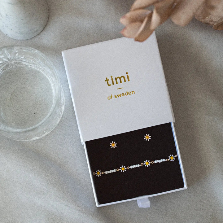Daisy Set with Earring Studs and Bracelet Timi of Sweden