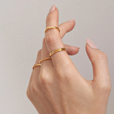 Evi - Enkel elegant ring i rustfritt stål