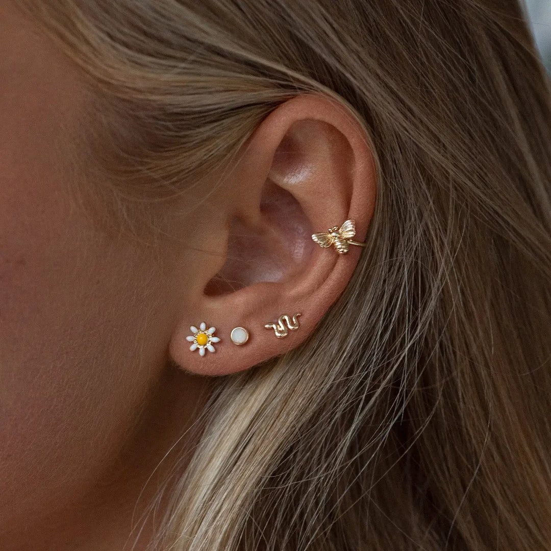 Doris - Daisy Flower Enamel Stud Earrings Timi of Sweden
